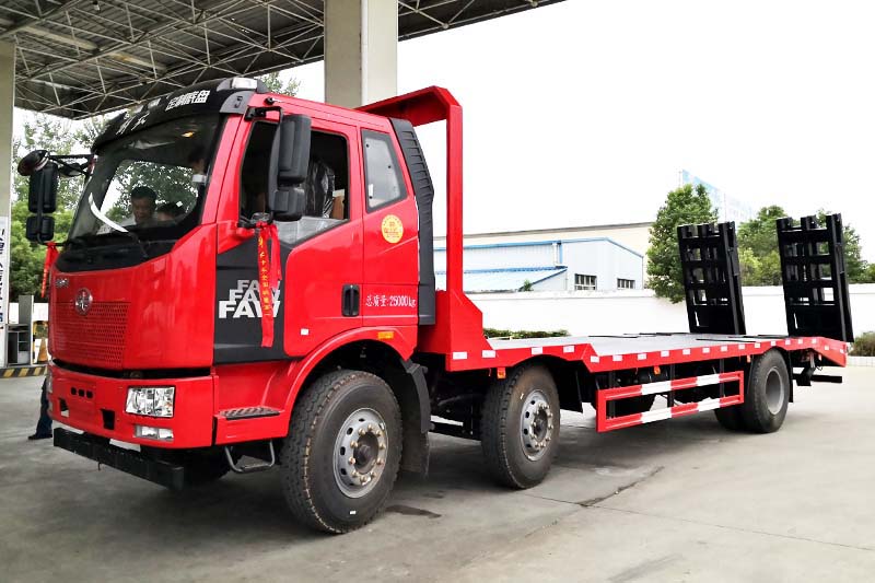 解放j6前四后四平板運輸車